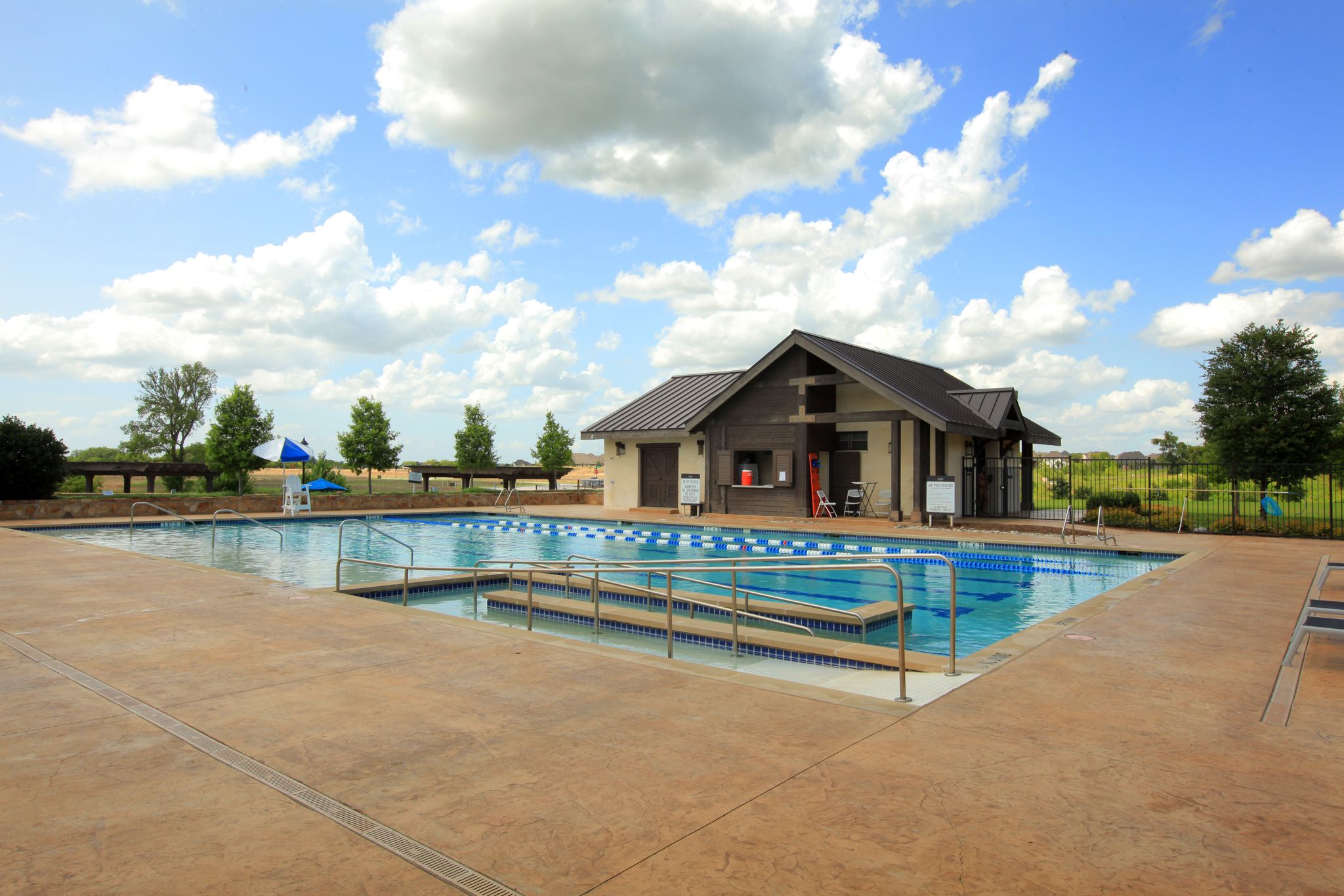 Mustang Lakes - swimming pool