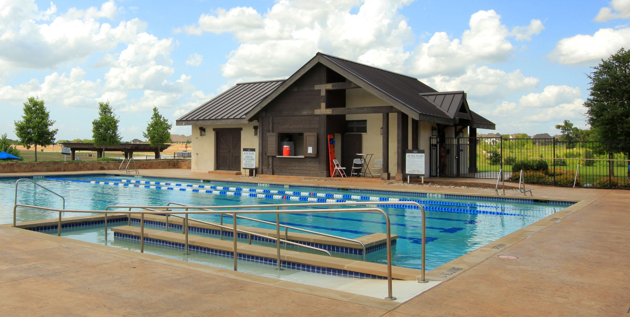 Mustang Lakes - swimming pool