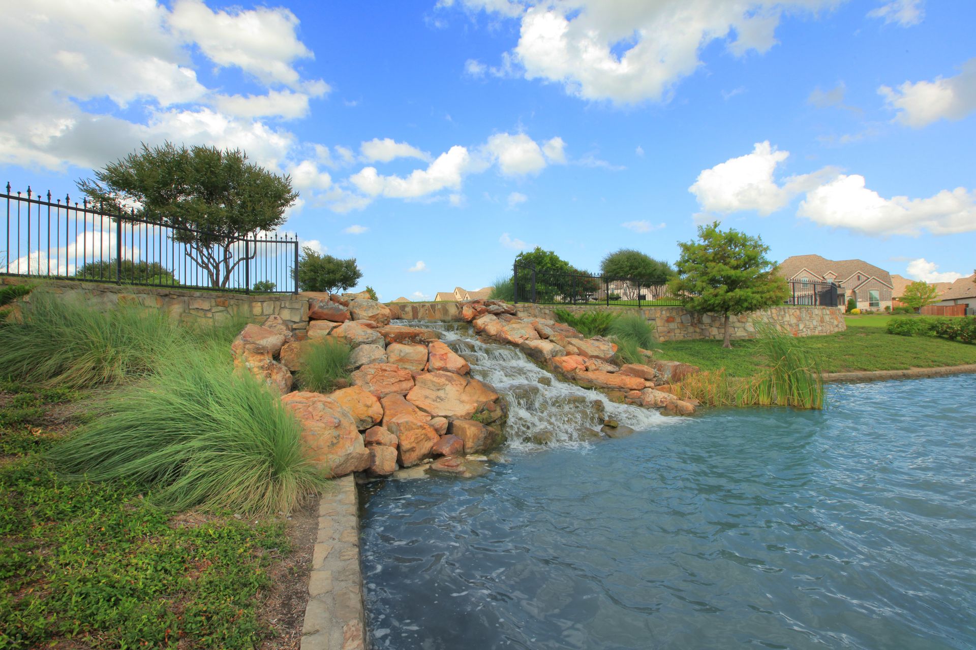 Mustang Lakes - Waterfall feature