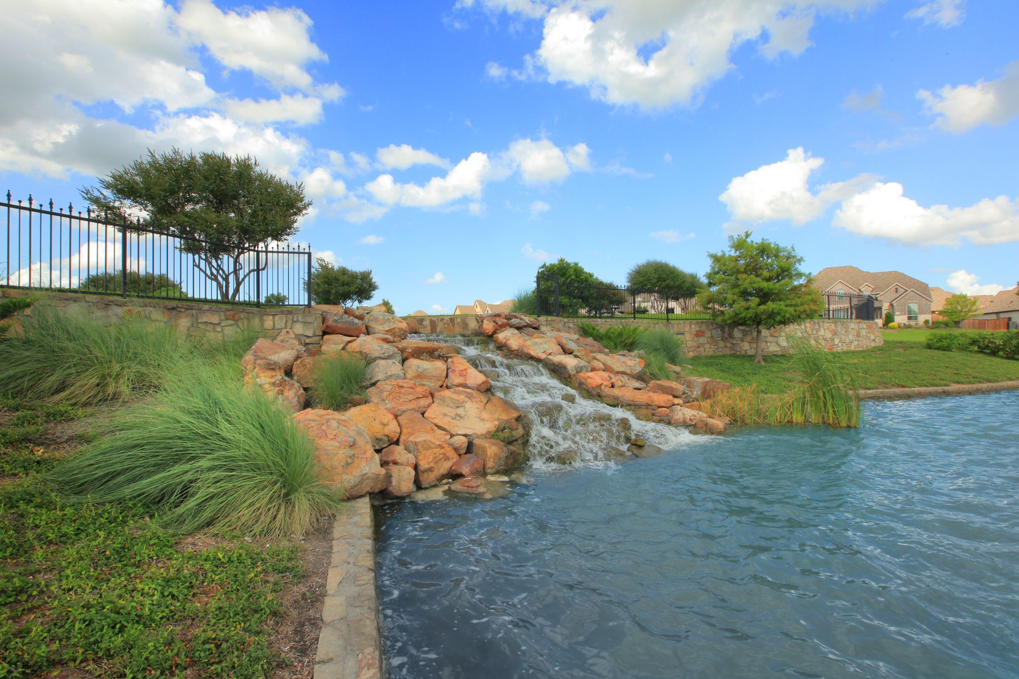 Mustang Lakes - Waterfall feature