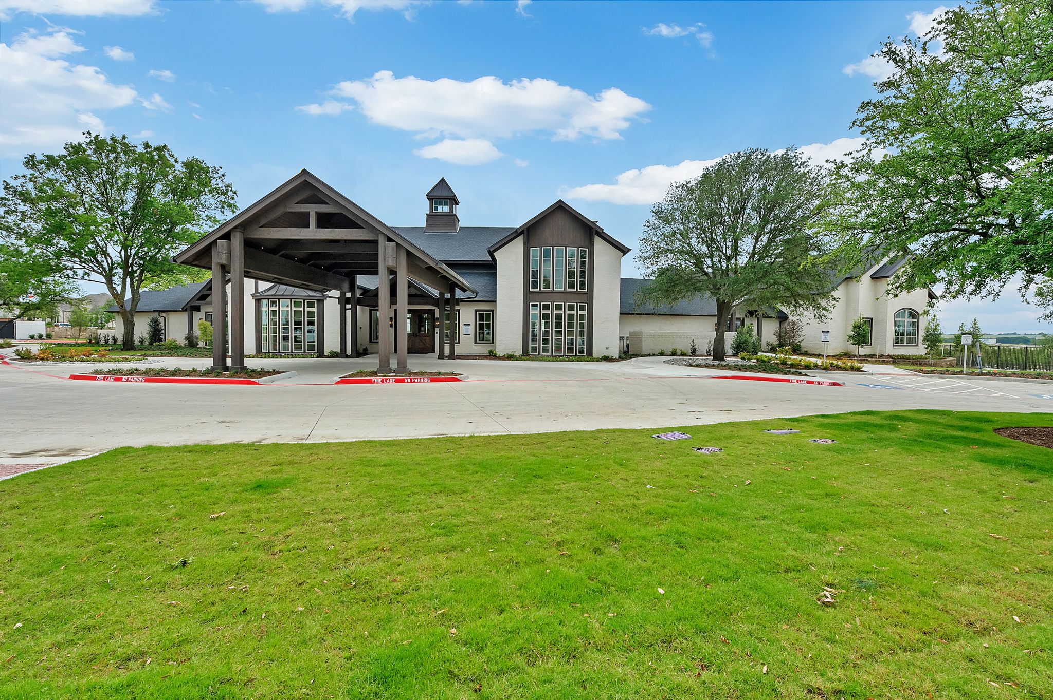 Mustang Lakes Club Exterior