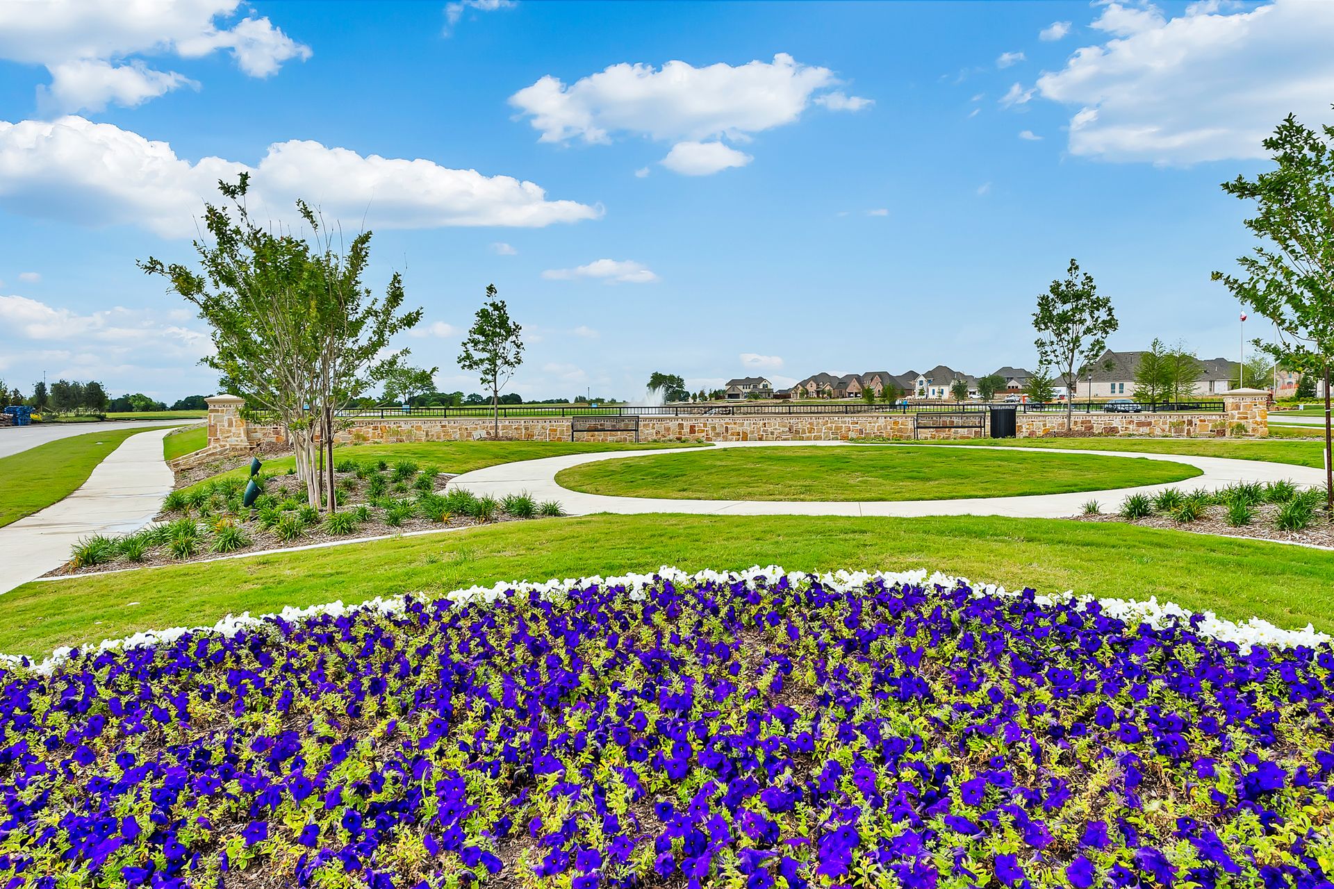 Mustang Lakes - walking trails