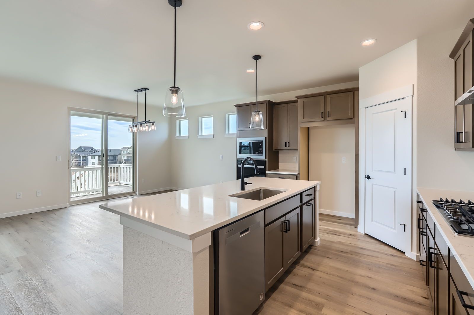 Plan V430 Kitchen Representative Photo