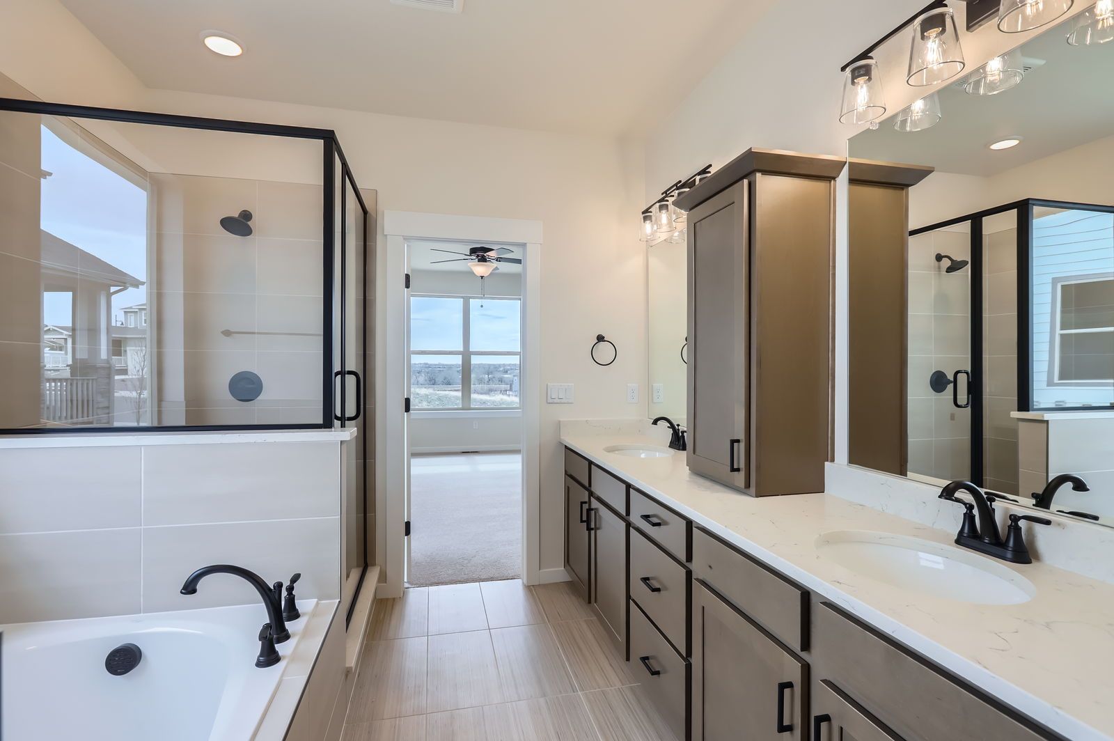 Plan V430 Main Bathroom Representative Photo