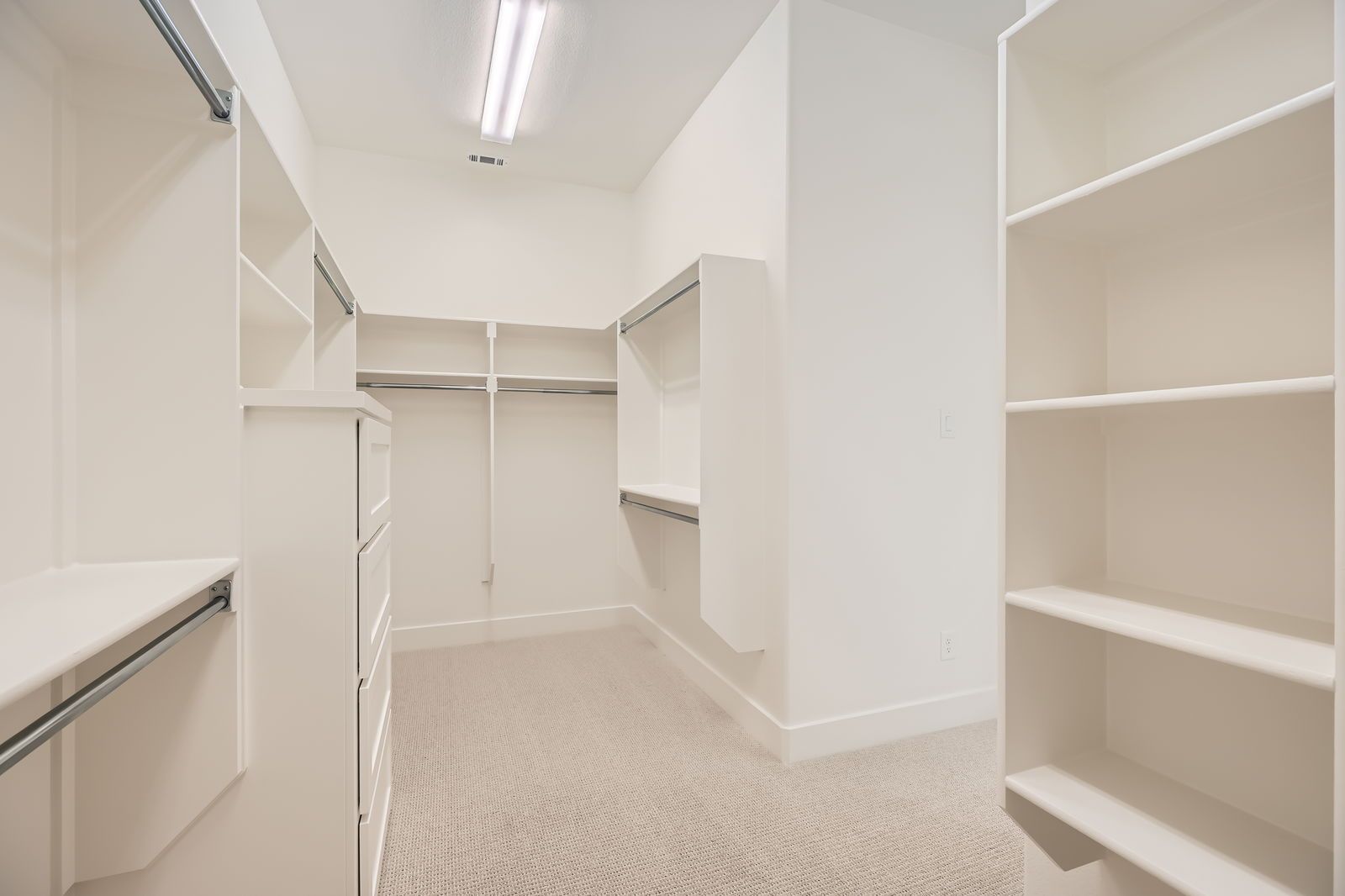 Plan 1641 Main Closet Representative Photo