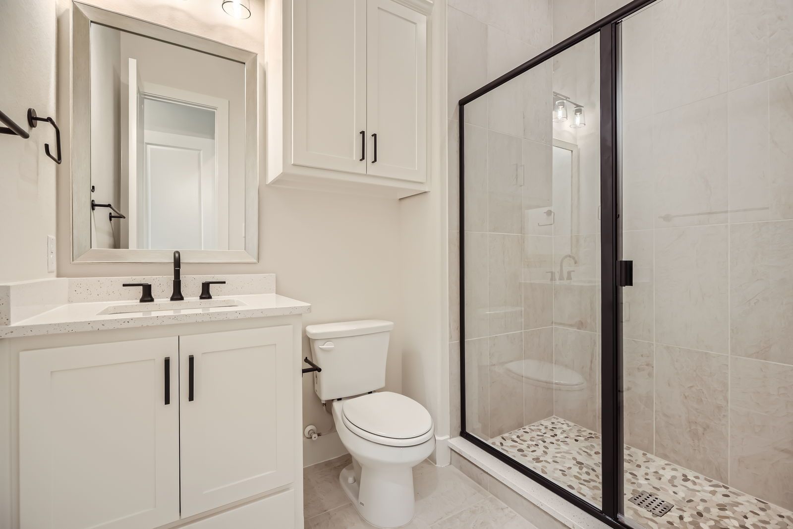 Plan 1641 Secondary Bathroom Representative Photo