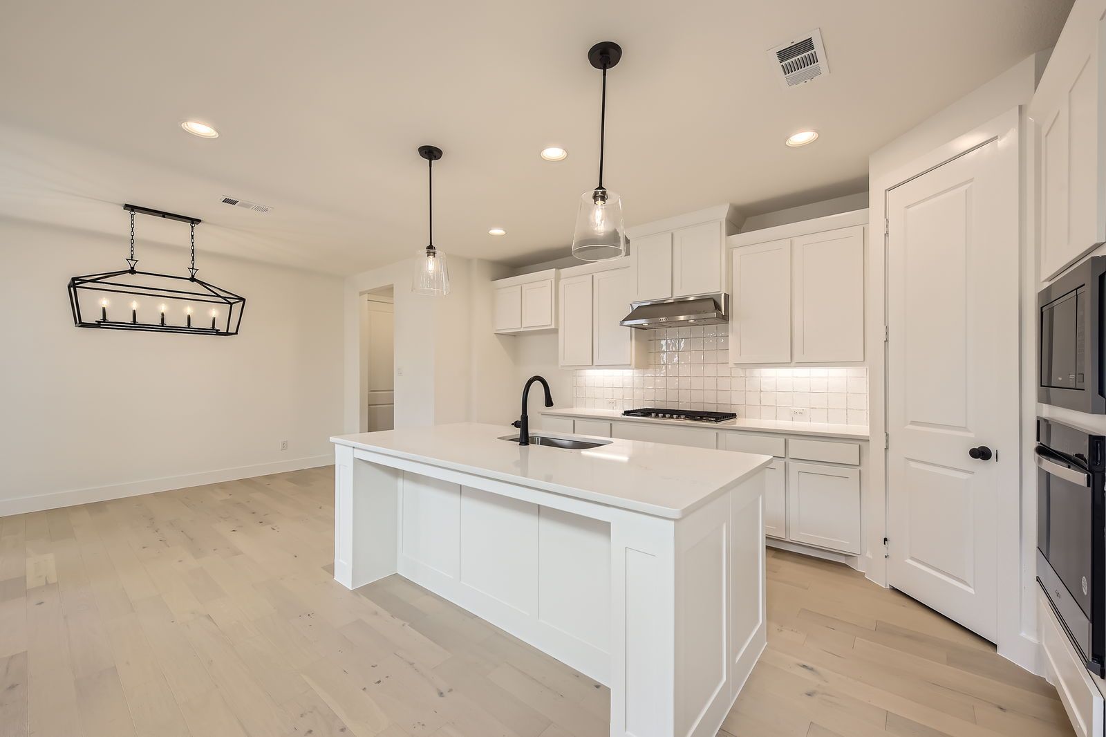 Plan 1457 Kitchen Representative Photo