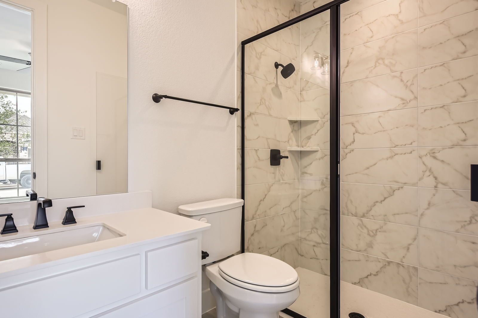 Plan 1457 Secondary Bathroom Representative Photo