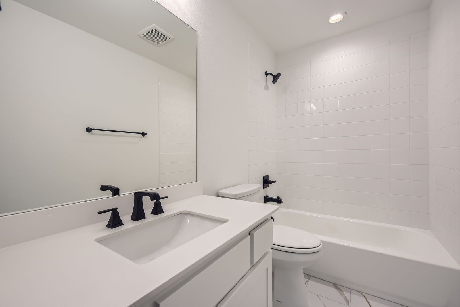 Plan 1457 Secondary Bathroom Representative Photo