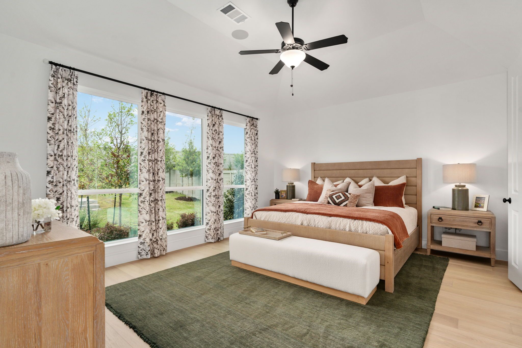 Plan 1565 Main Bedroom Representative Photo