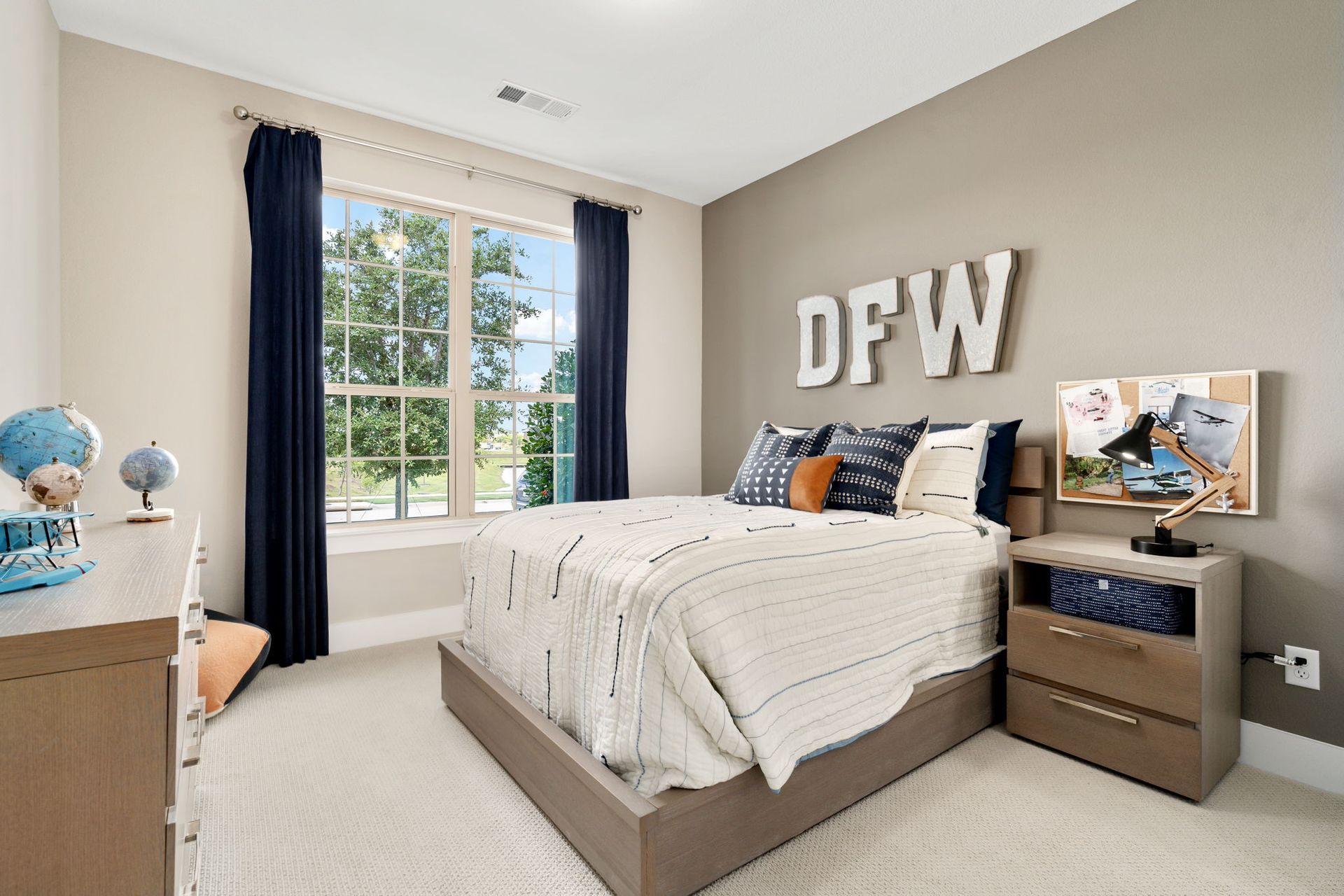 Plan 1685 Bedroom Representative Photo