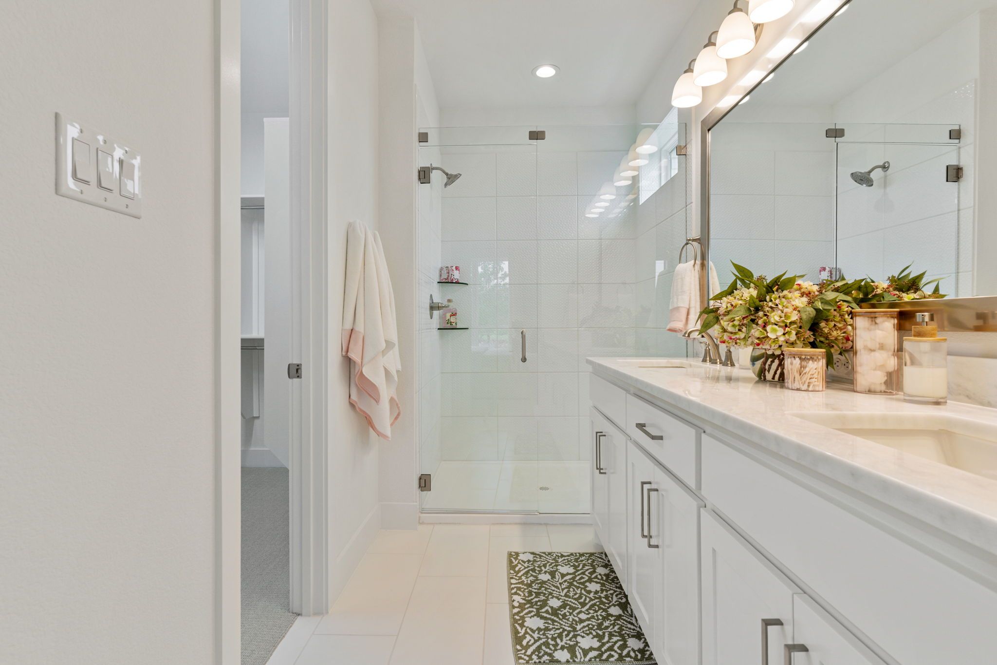 American Legend Homes' 40' model in Wellington - Main Bathroom