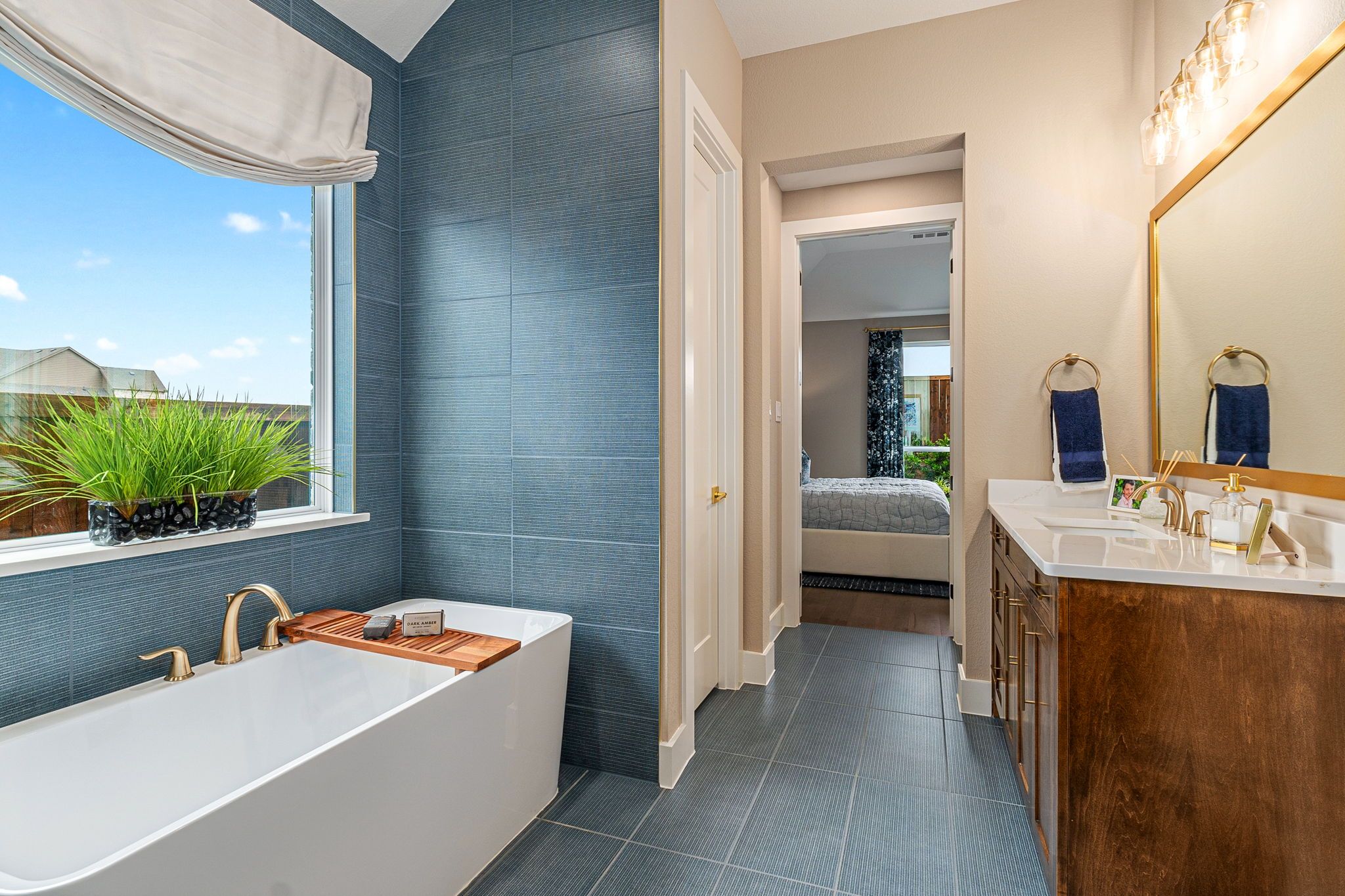 American Legend Homes 60' model in Wellington - Main Bathroom