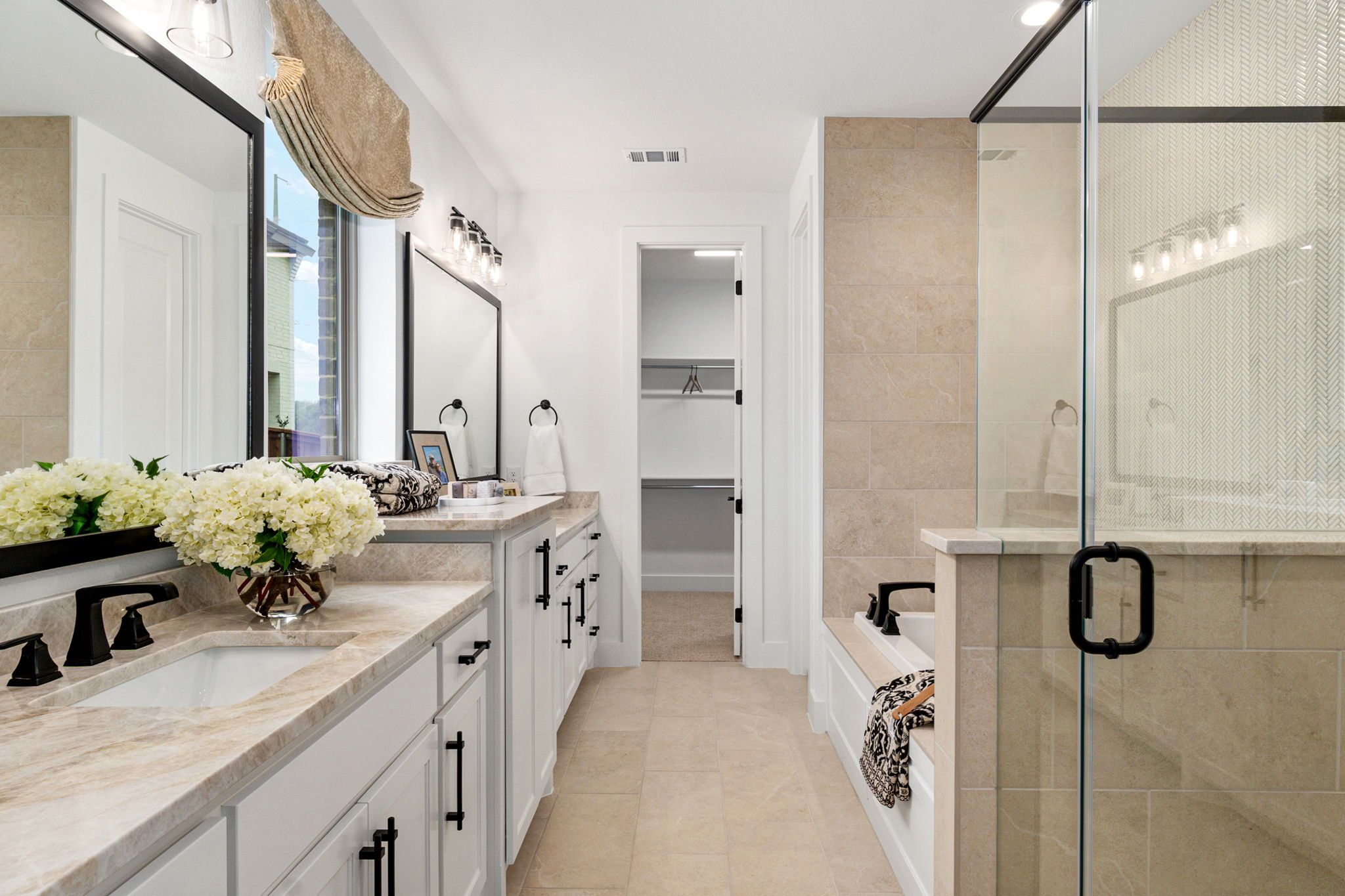 American Legend Homes 50' model in Wellington - Main Bathroom