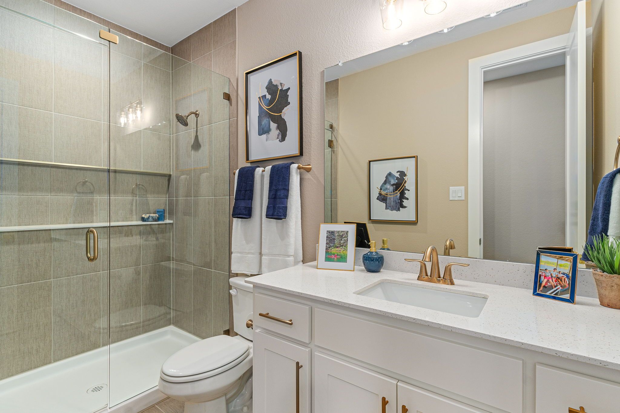 American Legend Homes 60' model in Wellington - Secondary Bathroom