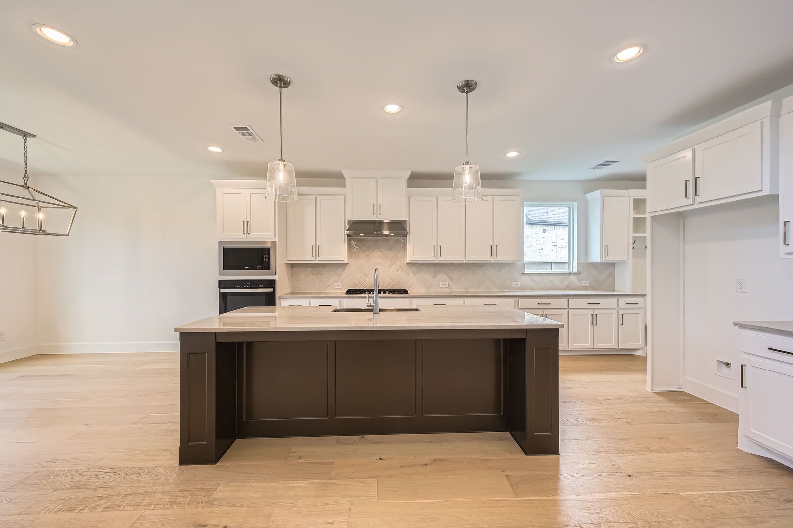 Plan 1563 Kitchen Representative Photo