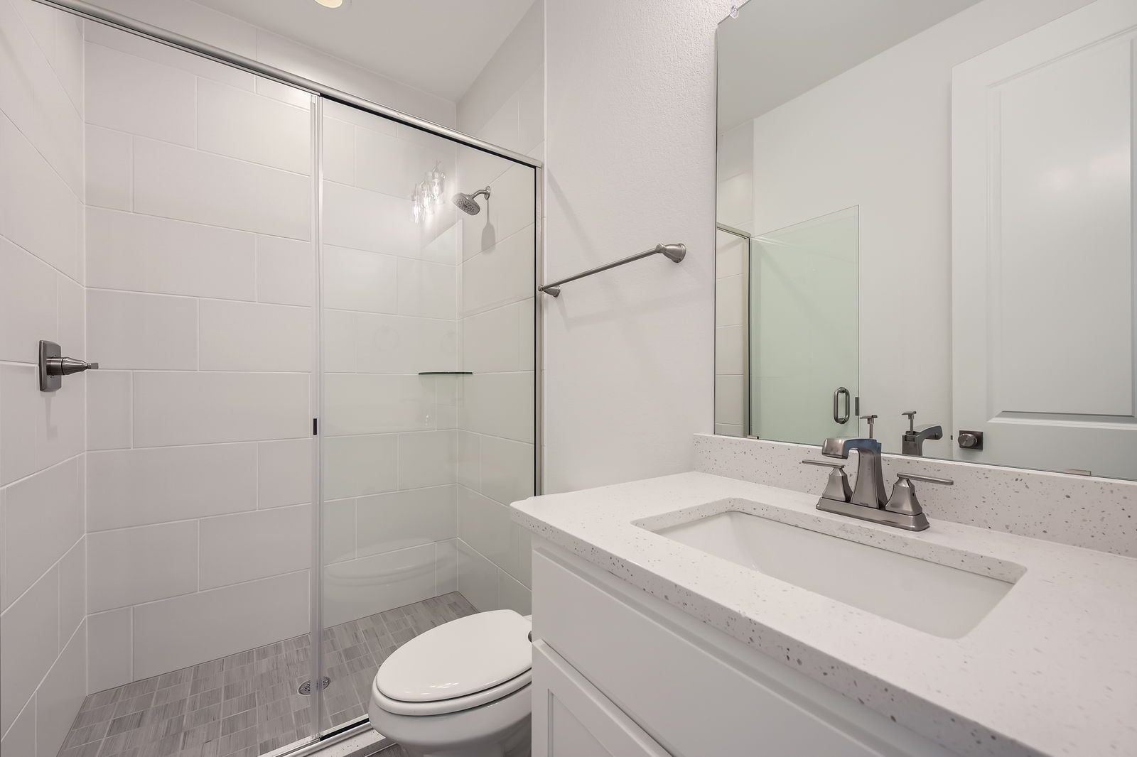Plan 1563 Secondary Bathroom Representative Photo