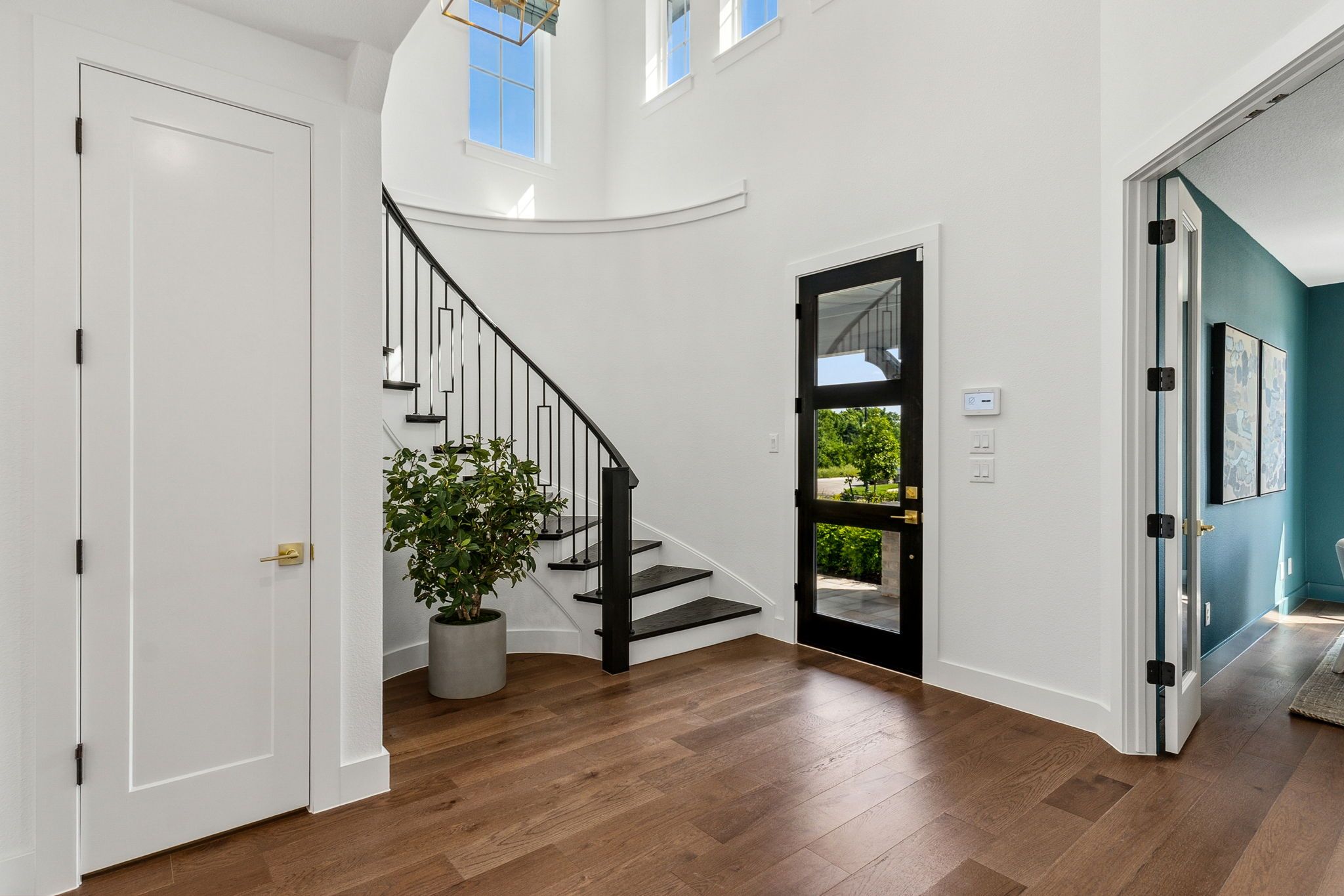 American Legend Homes' 60' model in Ten Mile Creek - Front Entry