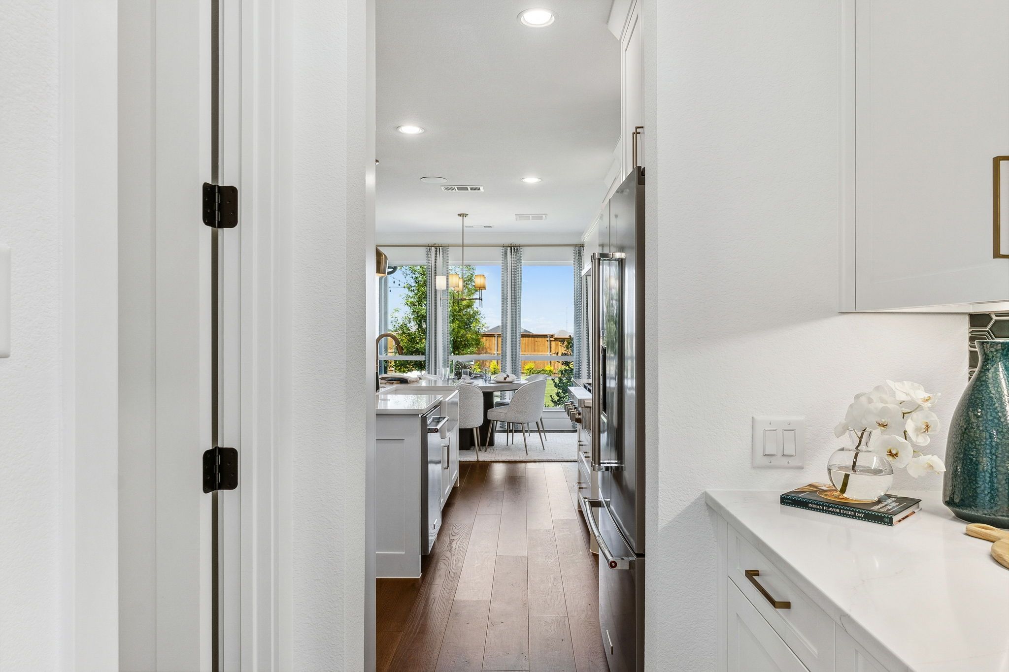 American Legend Homes' 60' model in Ten Mile Creek - Butler's Pantry