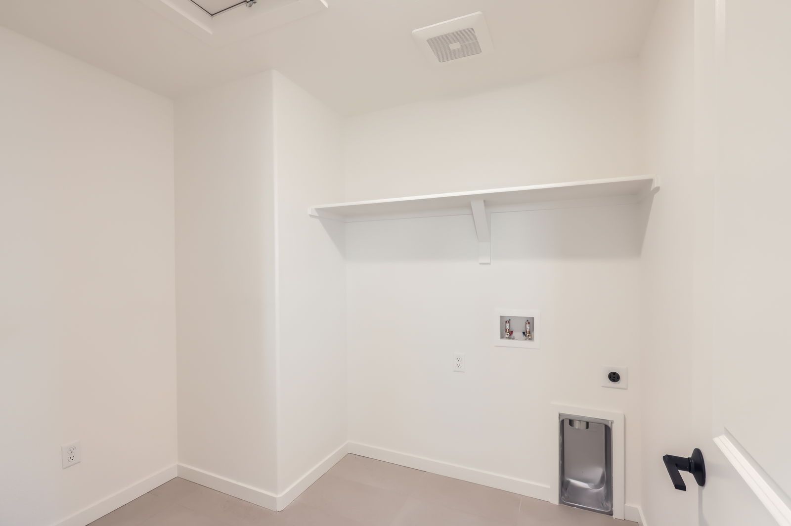 Plan V432 - Representative Photo - Laundry Room