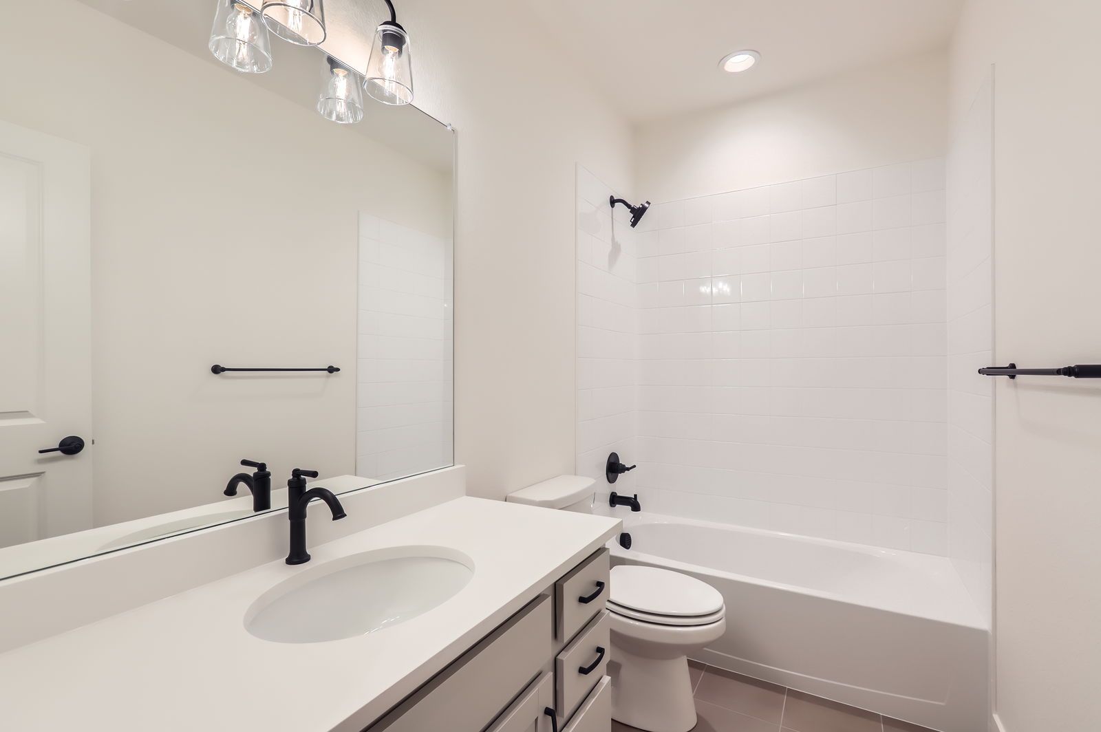 Plan V432 - Representative Photo - Secondary Bathroom