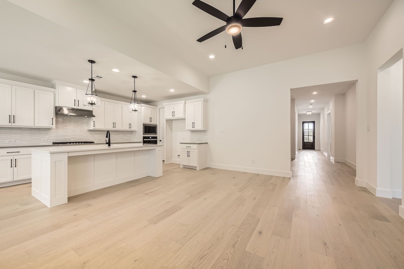 Plan 1561 Representative Photo - Living Room/Kitchen