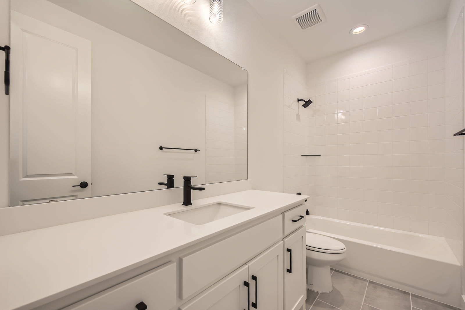 Plan 1561 Representative Photo - Secondary Bathroom