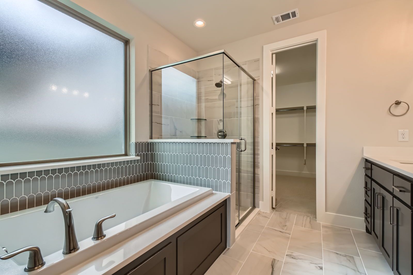 Plan 1564 Representative Photo - Main Bathroom