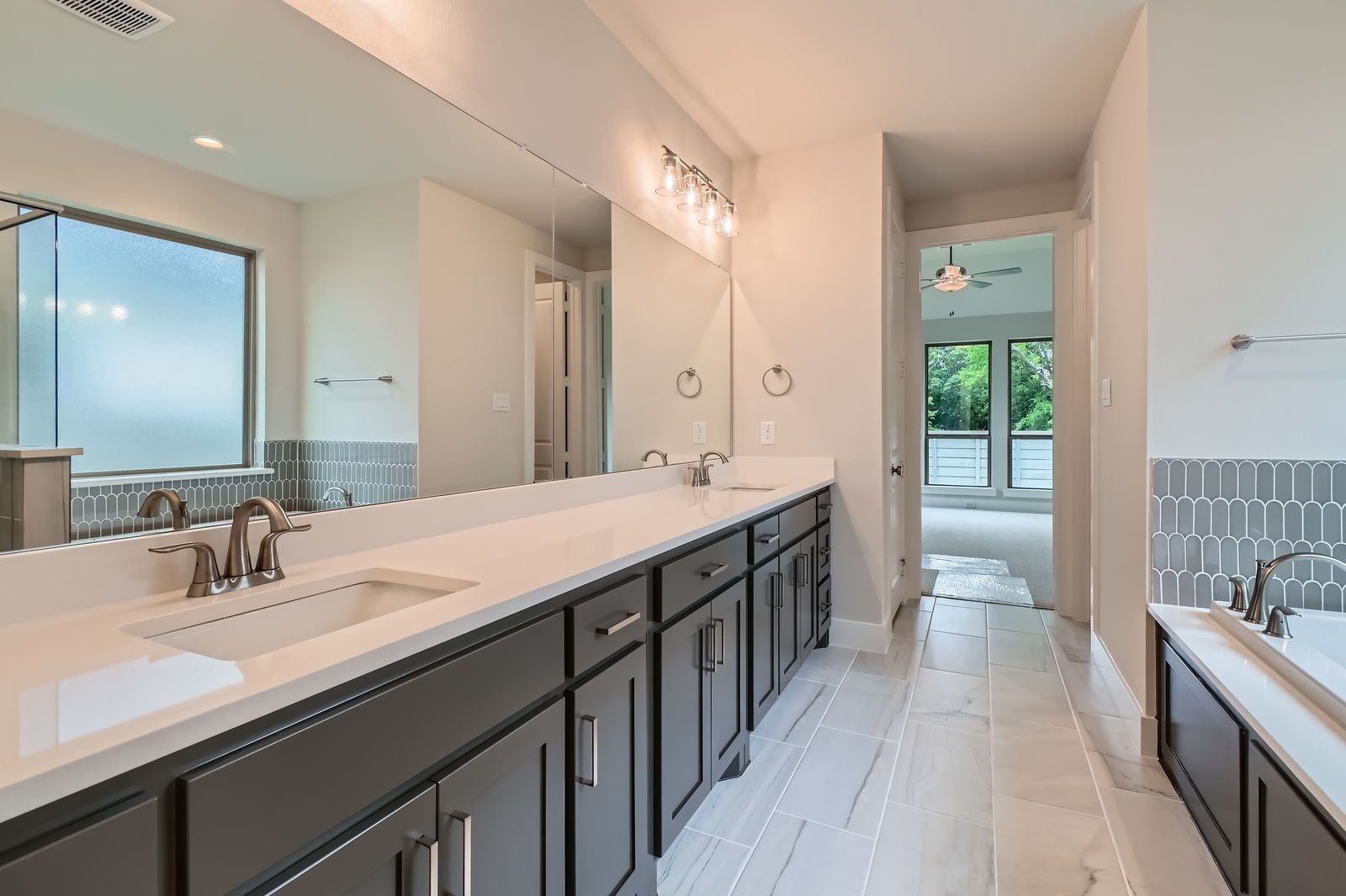 Plan 1564 Representative Photo - Main Bathroom