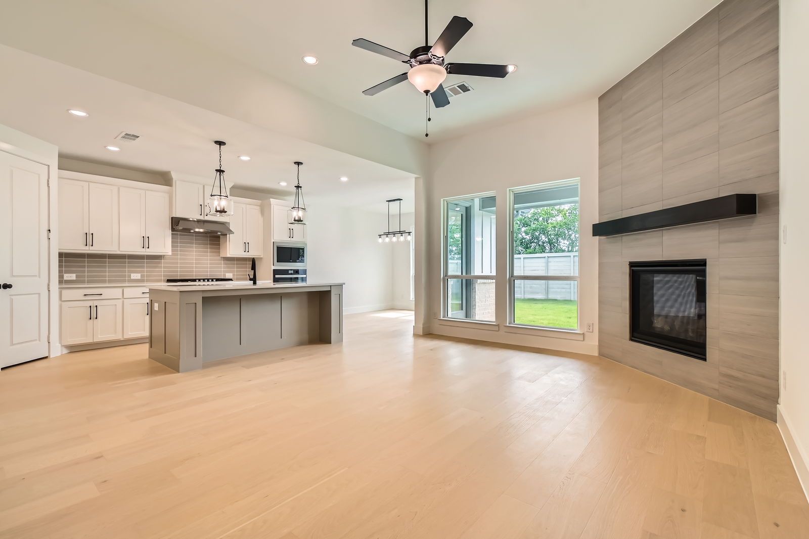 Plan 1560 Representative Photo - Living Room/Kitchen/Dining