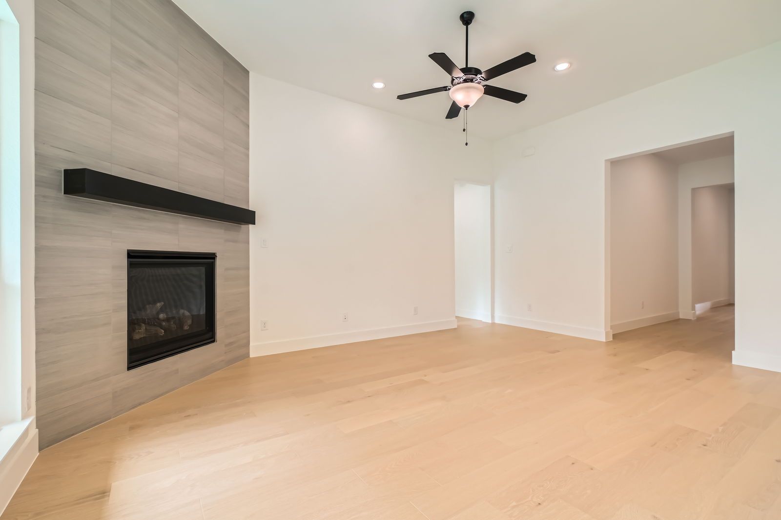 Plan 1560 Representative Photo - Living Room