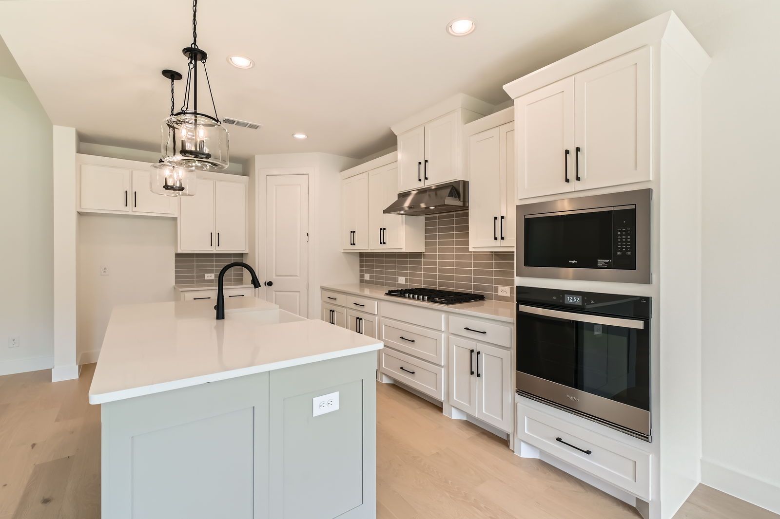Plan 1560 Representative Photo - Kitchen