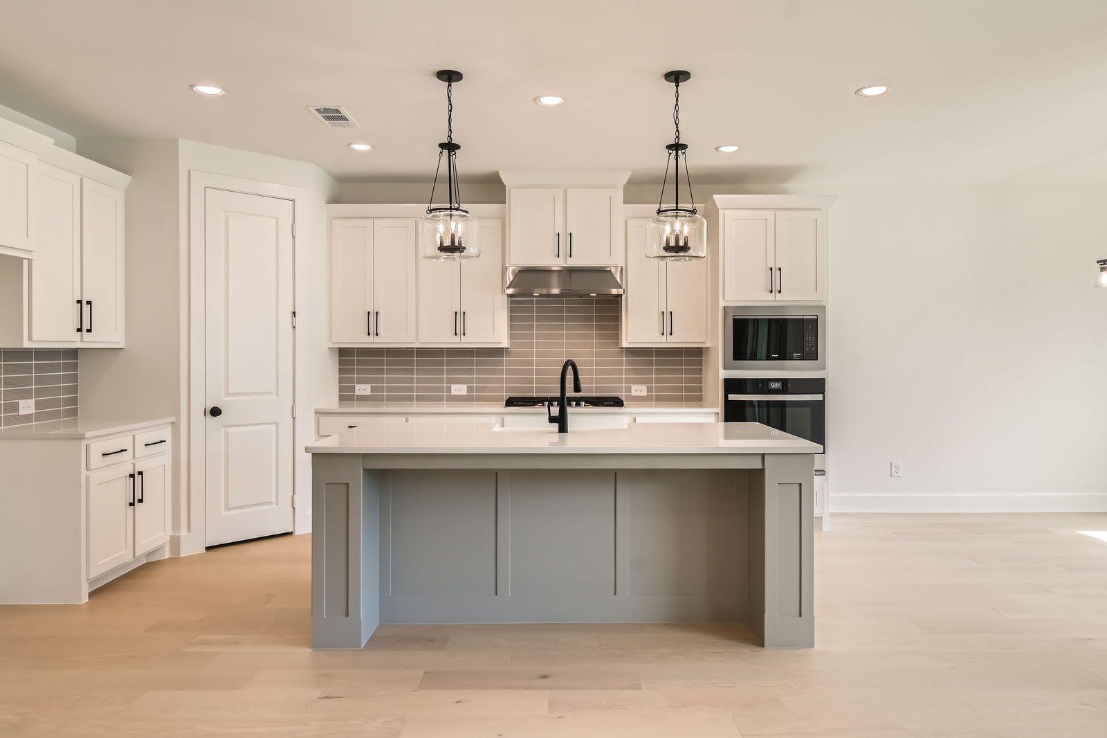 Plan 1560 Representative Photo - Kitchen