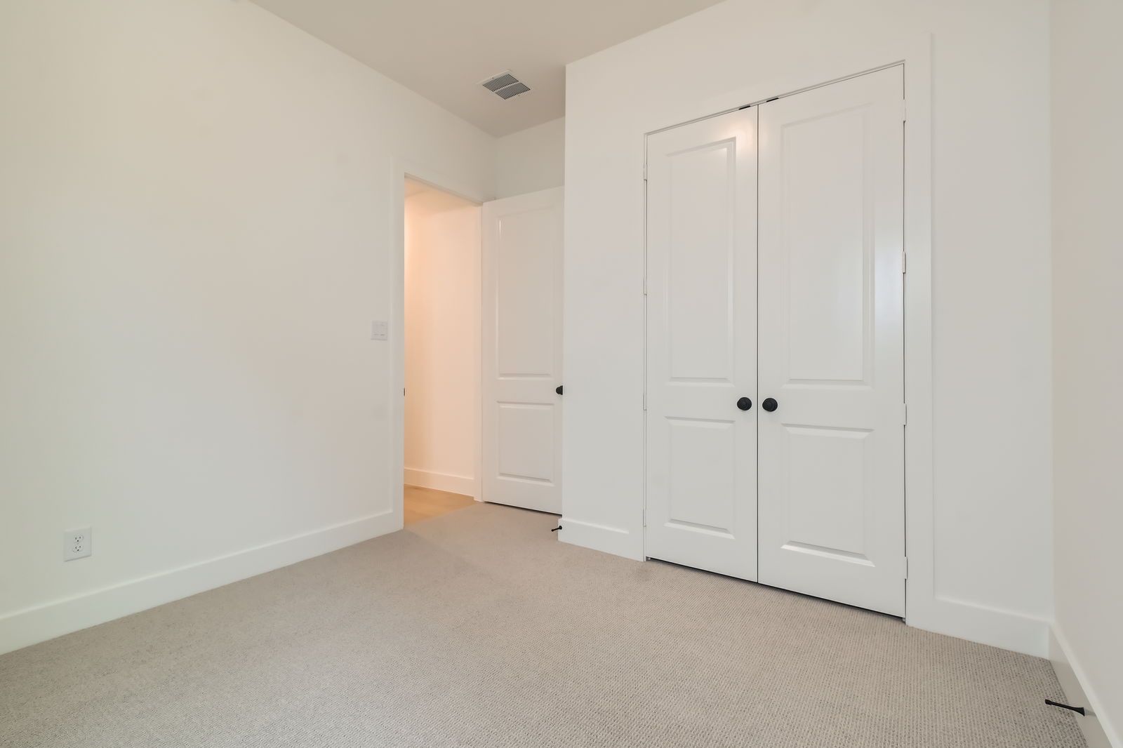 Plan 1560 Representative Photo - Bedroom