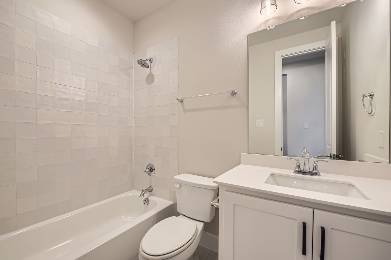 Plan 1535 Representative Photo - Secondary Bathroom