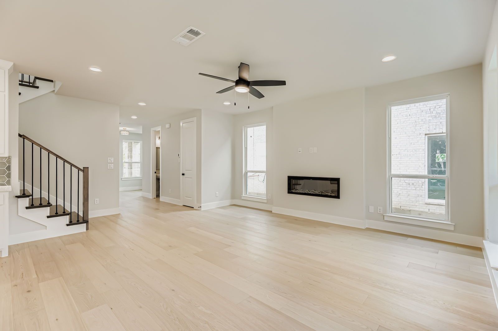 3520 Chivalry Lane - Living Room