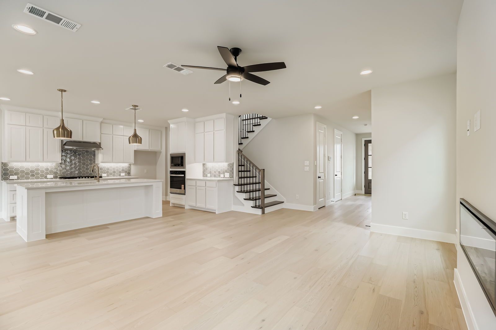 3520 Chivalry Lane - Kitchen/Living Room