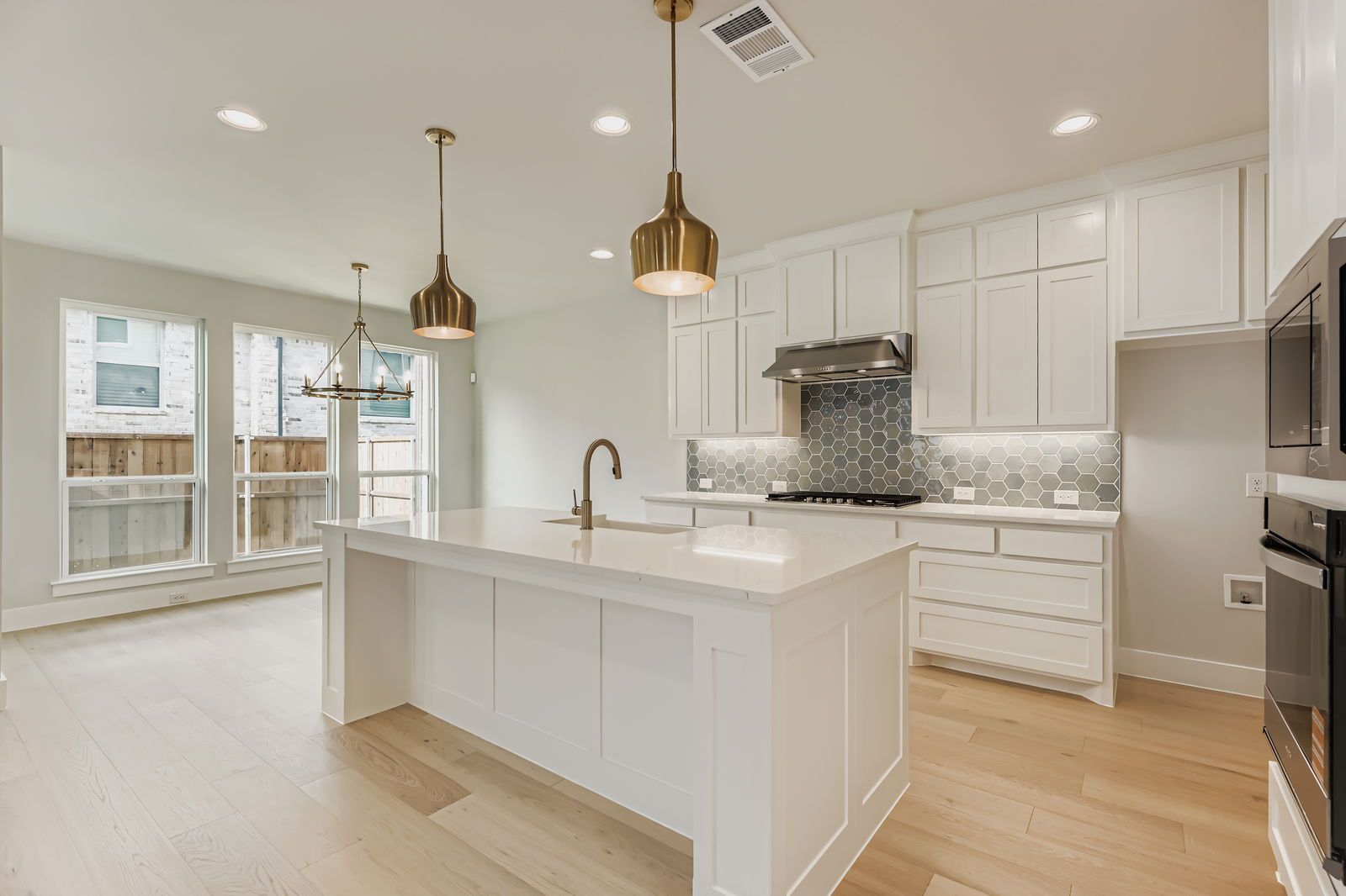 3520 Chivalry Lane - Kitchen/Dining Area