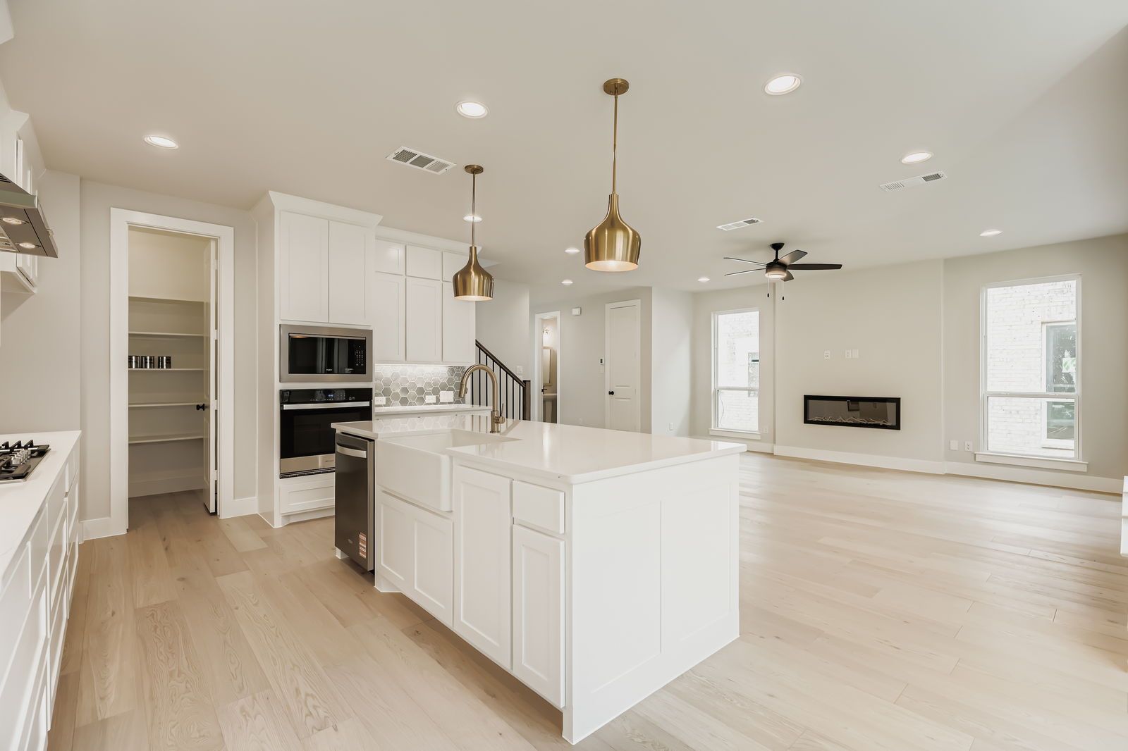 3520 Chivalry Lane - Kitchen