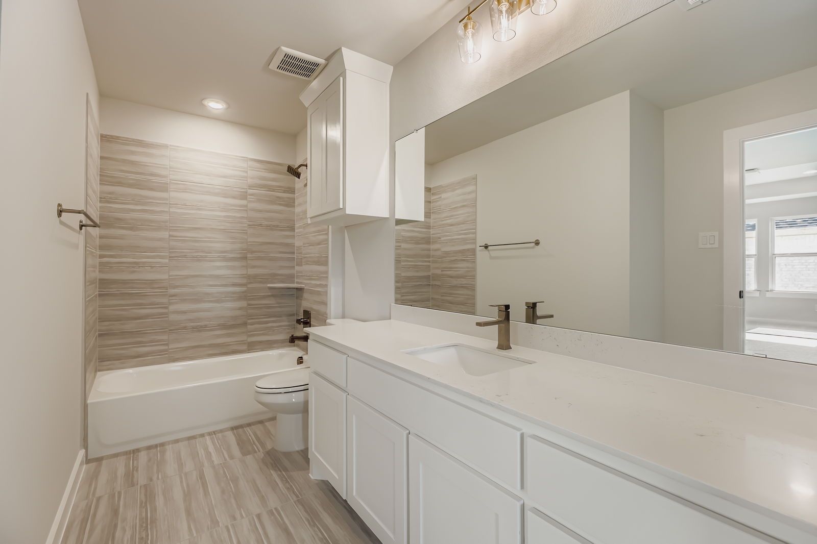 3520 Chivalry Lane - Bathroom