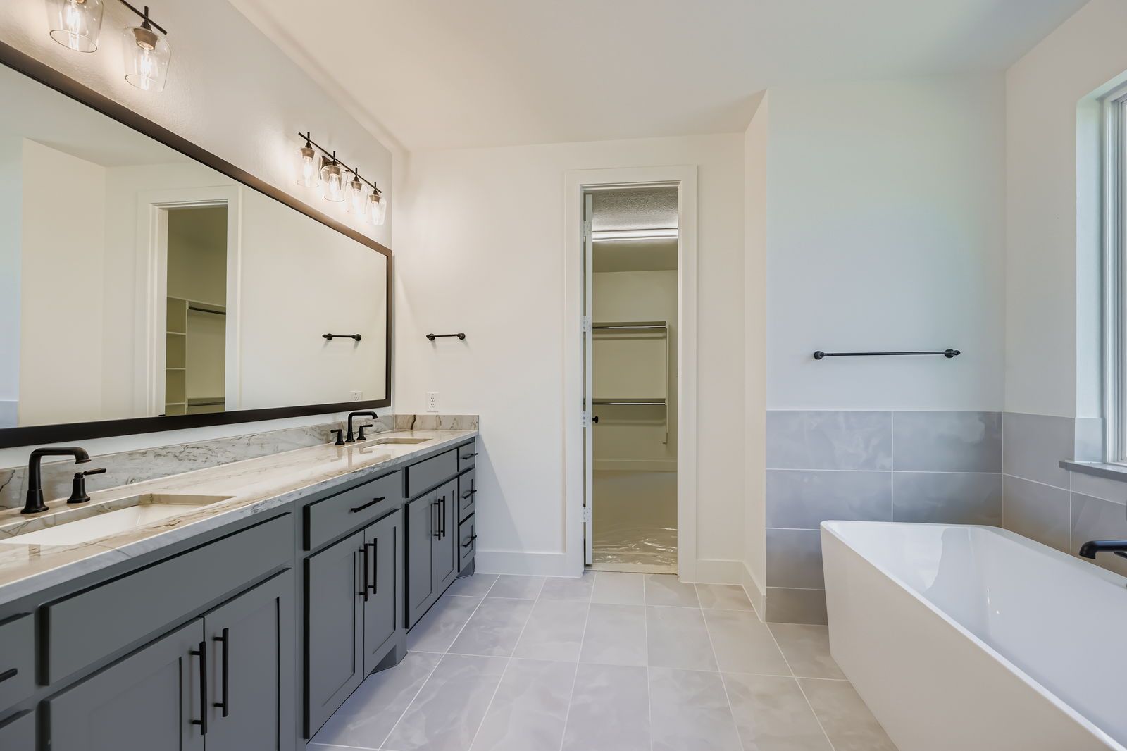 Plan 1136 Representative Image - Main Bathroom