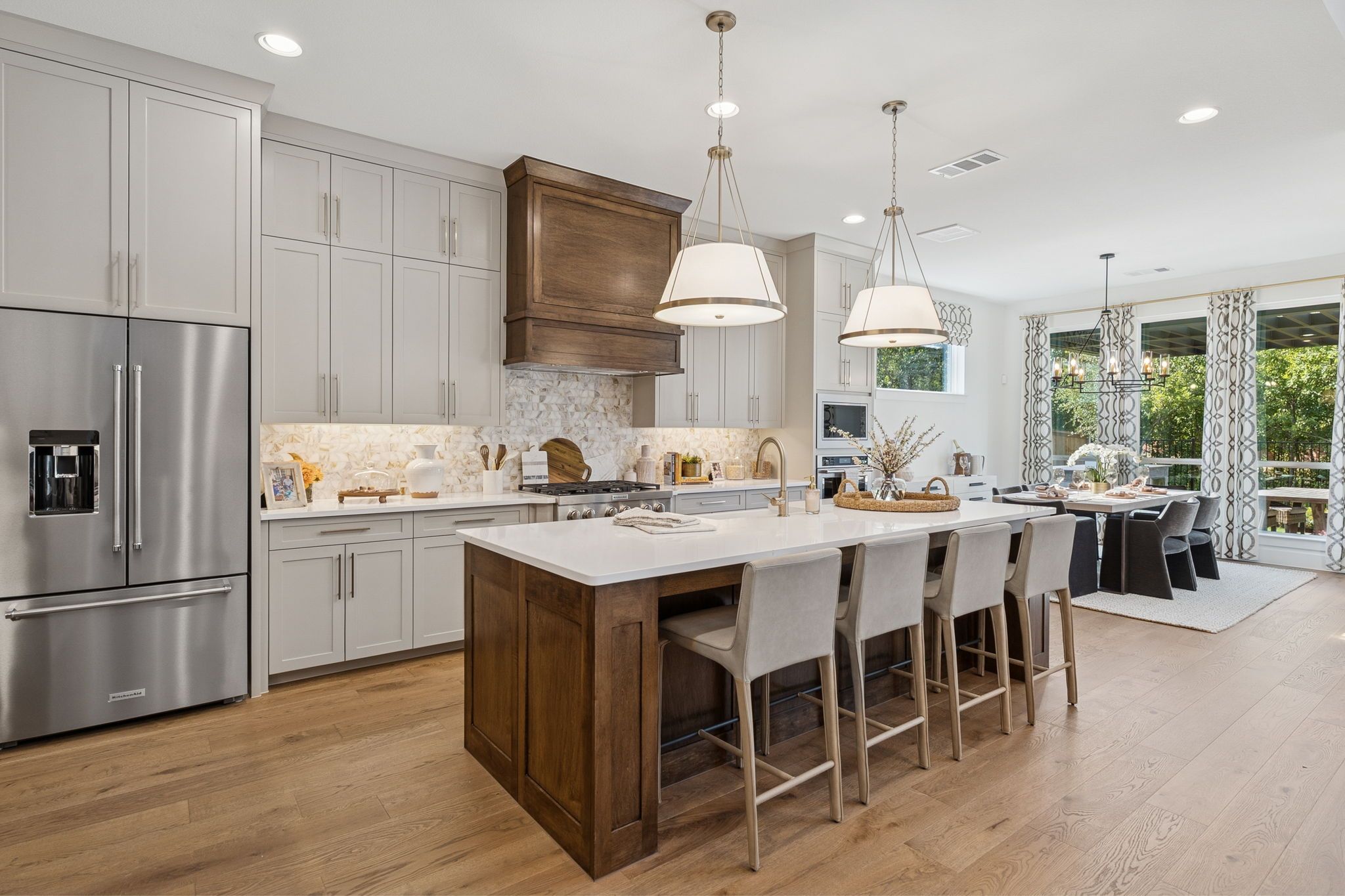 Plan 1640 Kitchen - Bella Casa Model Photo