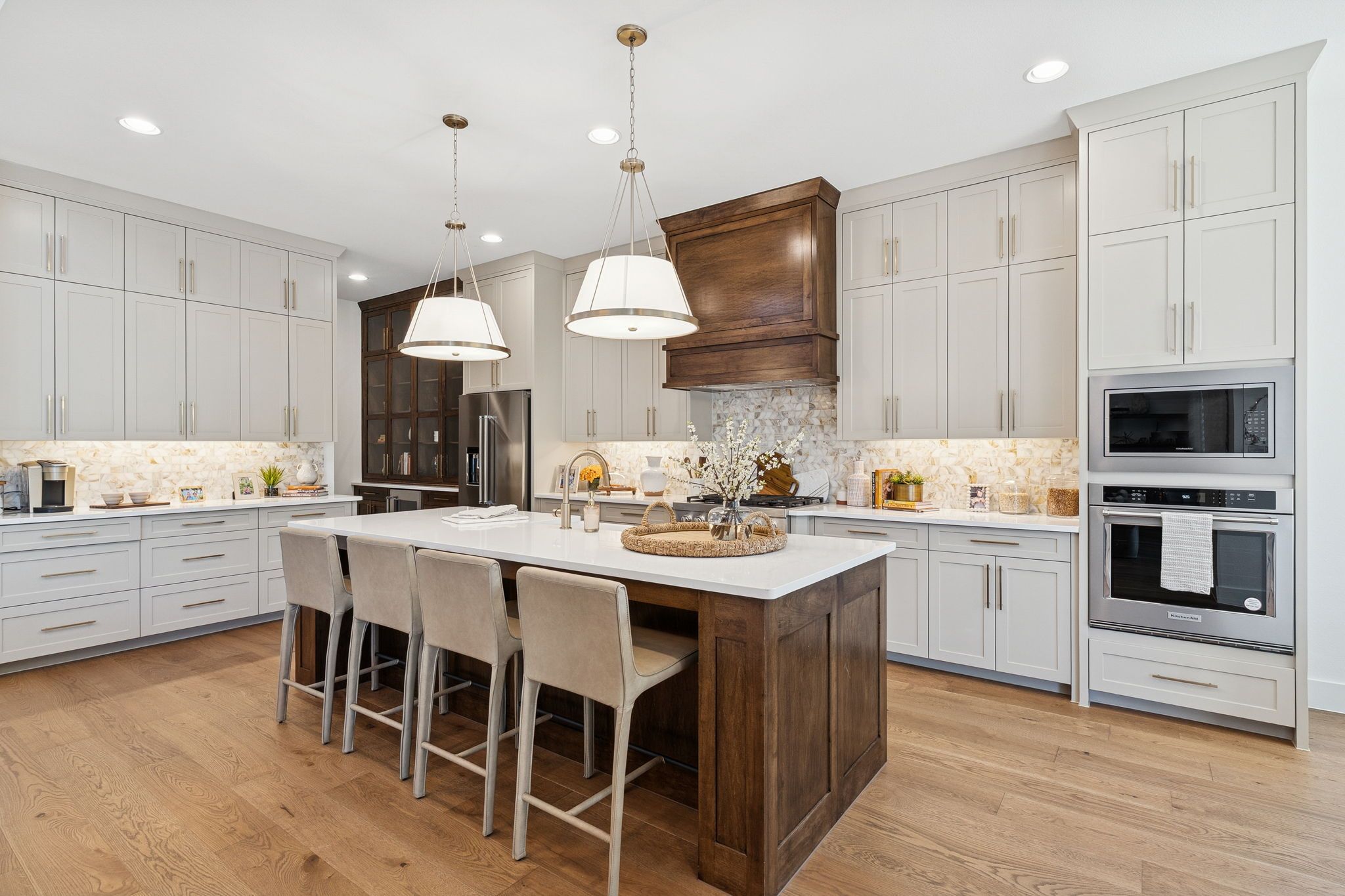 Plan 1640 Kitchen - Bella Casa Model Photo