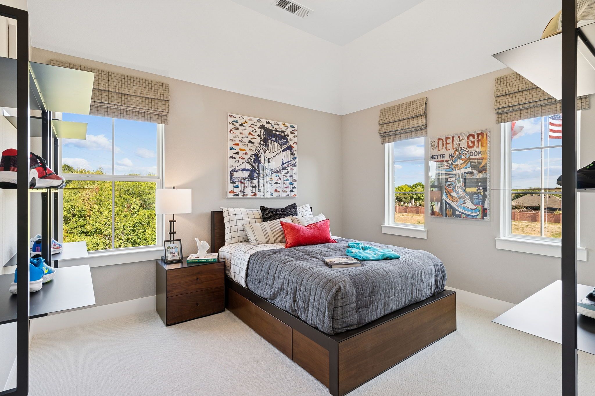 Plan 1640 Bedroom - Bella Casa Model Photo