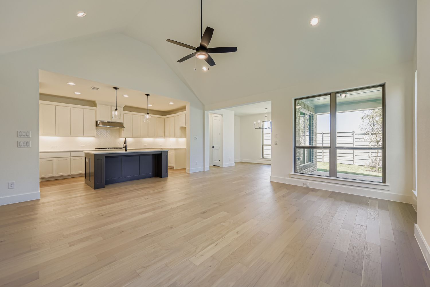 11312 Canopy Trail living room/kitchen