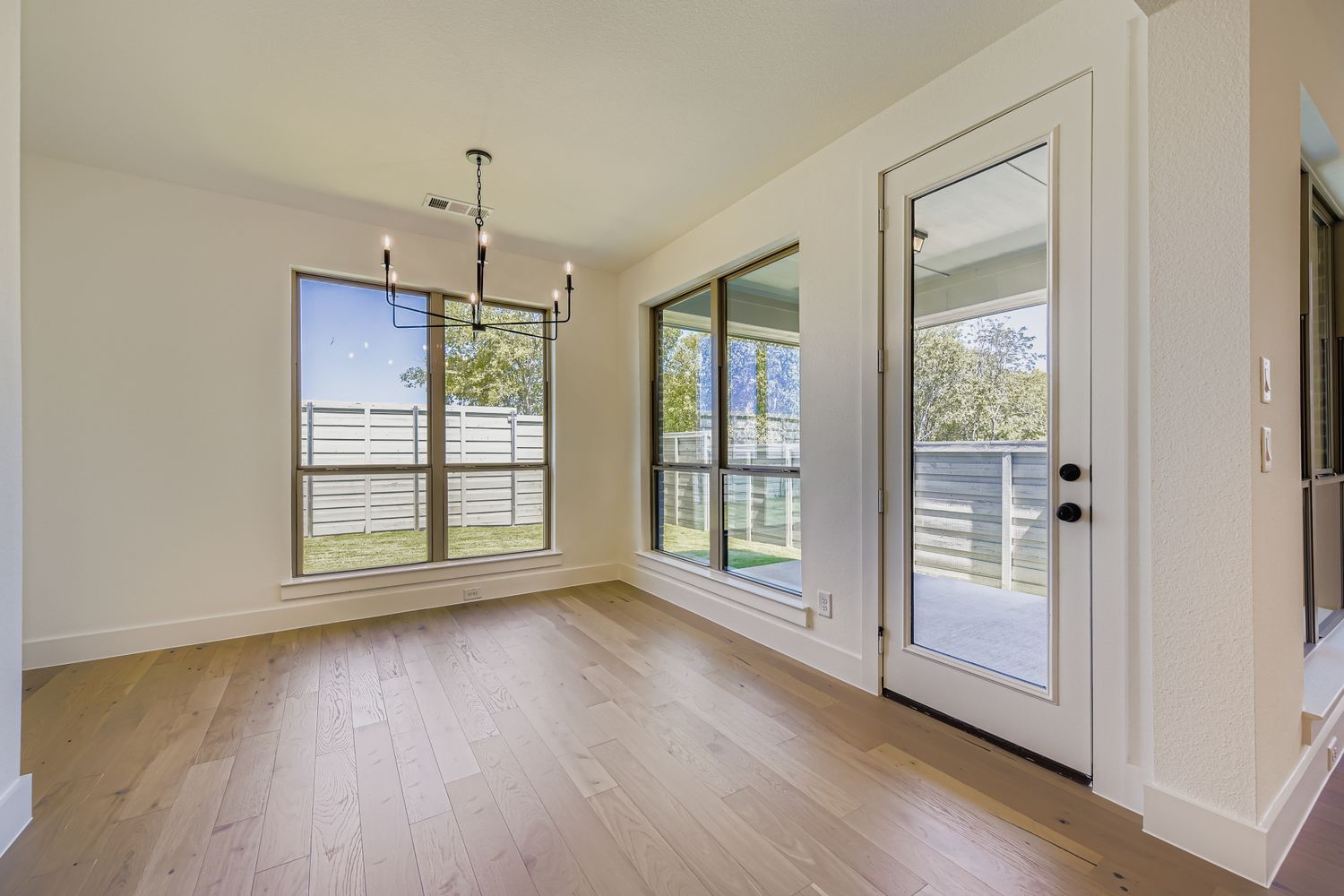 11312 Canopy Trail dining room