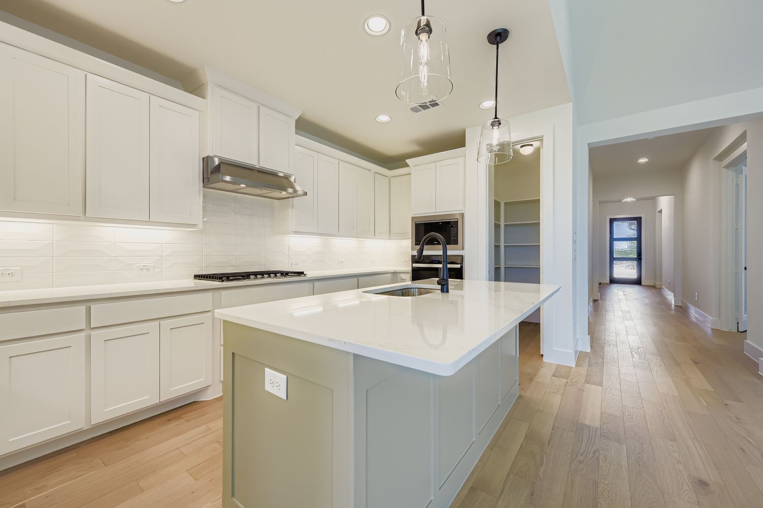 Plan 1562 Representative Photo - Kitchen