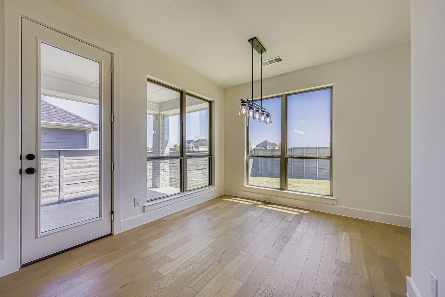 Plan 1562 Representative Photo - Dining Area