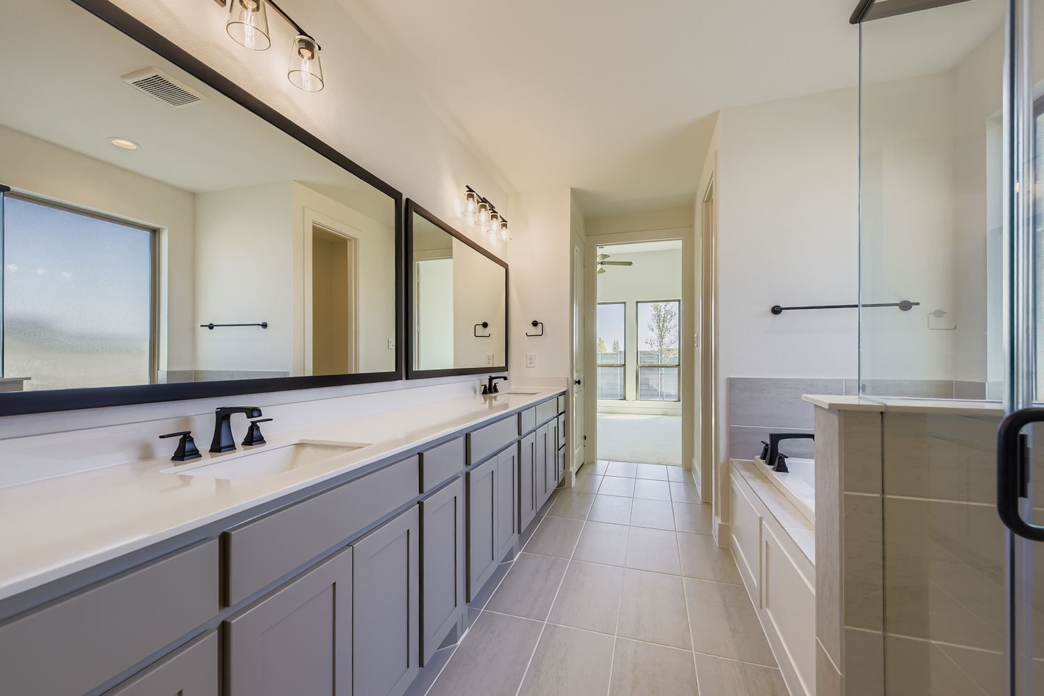 Plan 1562 Representative Photo - Main Bathroom