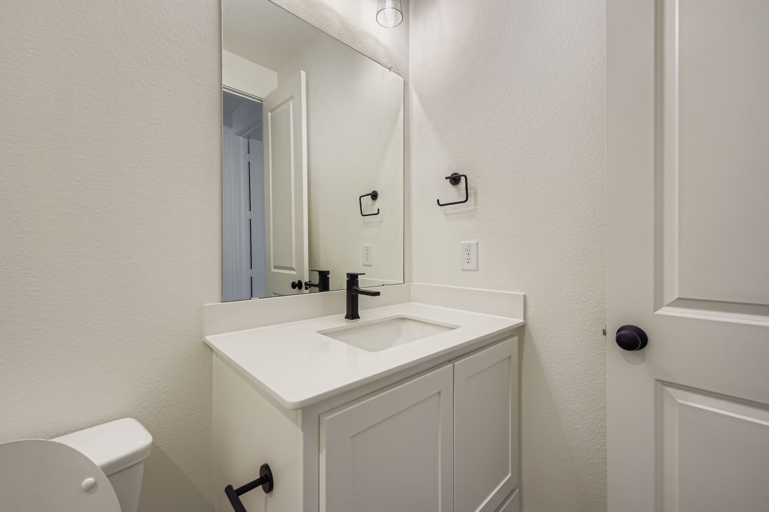 Plan 1562 Representative Photo - Bathroom